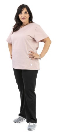 T-Shirt Donna Sleeve Plus nero modella davanti