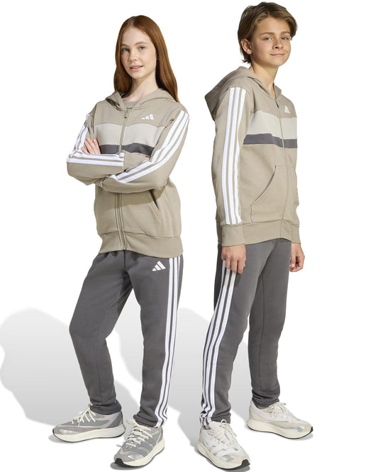 0fb8a3ab9a1991267f3628e77f7a4b29029aaf64_A_243898.jpg