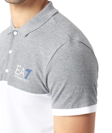 Polo Man Train 7 Colors: White-gray model in front of