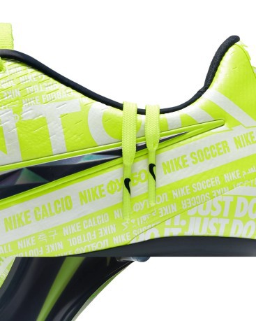 Nike Hypervenom Phantom III SG PRO Men's Soccer Cleats