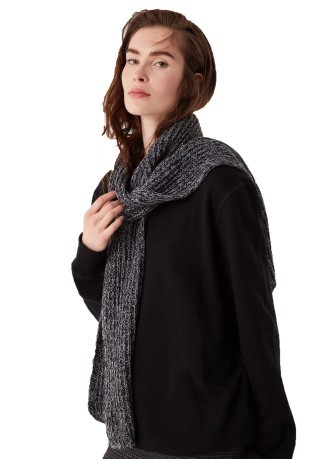 Unisex scarf with two-tone gray