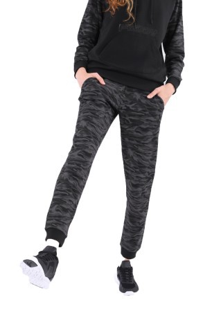 Pants Women Basic Camo black at the front