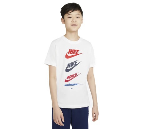 T-shirt Bambino Sportswear davanti indossata