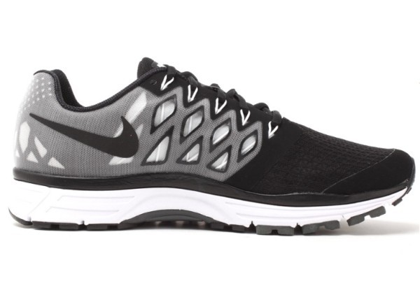 Zapatillas de los Zoom Vomero colore blanco negro - Nike - SportIT.com