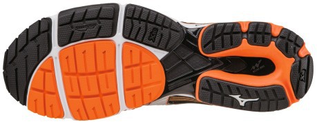 El zapato de Hombre Sayonara 3 Rendimiento negro naranja