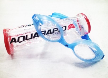 Gafas de natación de la piscina azul Complemento