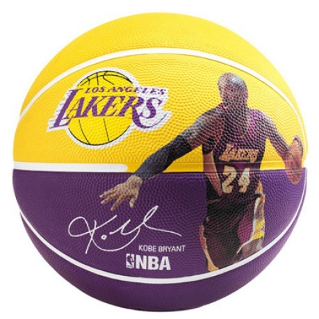 Balón A Kobe Bryant