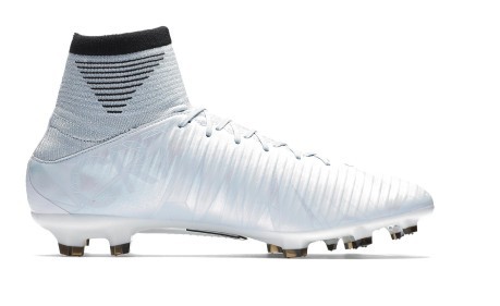 Soccer shoes Mercurial Veloce III CR7 white