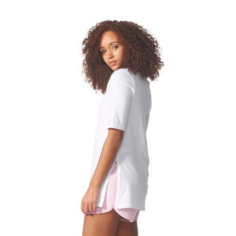 T-Shirt Donna Adidas bianco modella