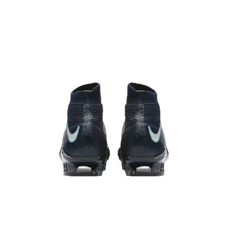 Las botas de fútbol Nike HyperVenom Phantom FG III de la luz azul
