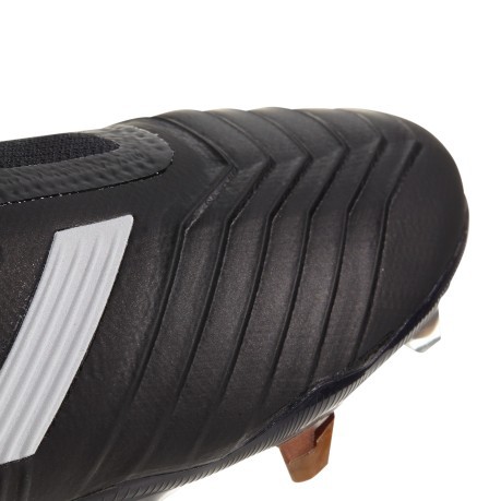 Botas de fútbol Adidas Predator 18+ FG en color negro