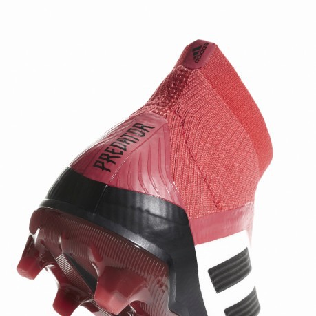 Chaussures de Football Adidas Predator, 18+ FG blanc