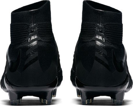 Las botas de fútbol Nike Hypervenom Phantom III DF FG negro