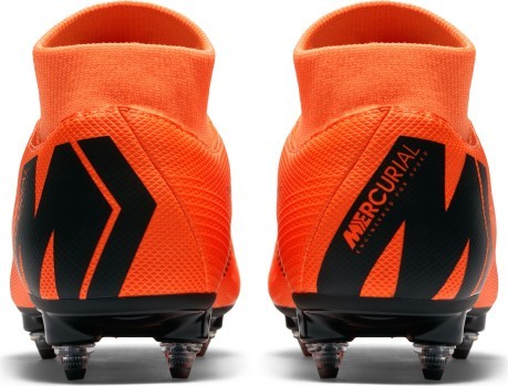 Las botas de fútbol Nike Mercurial Superfly de la Academia de la SG Pro de orange