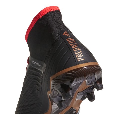 Chaussures de Football Adidas Predator 18.2 FG noir