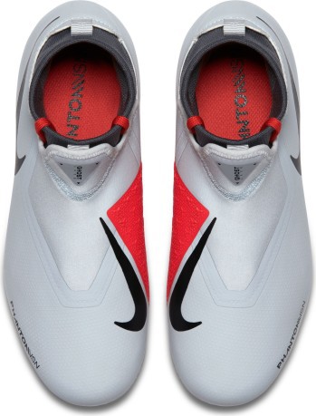 Chaussures de Football Enfant Nike Phantom Vision de l'Académie de DF MG posées Sur le Béton Pack droit