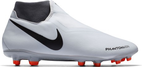 Nike chaussures de Football Phantom Vision de l'Académie de DF MG posées Sur le Béton Pack droit