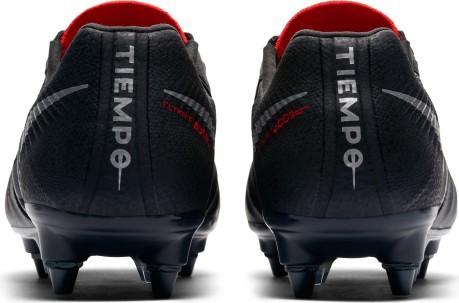 Las botas de fútbol Nike Tiempo Legend VII Élite SG Pro derecho
